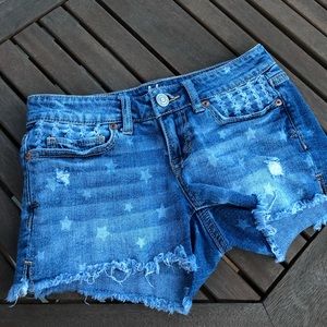Aeropostale Tokyo Darling Light Wash Jean Shorts